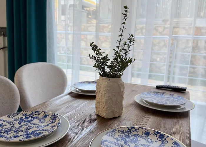 Goekkusagi 公寓式酒店 3*