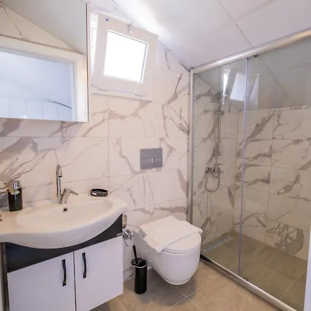 Gökkuşağı Apart Otel Kaş